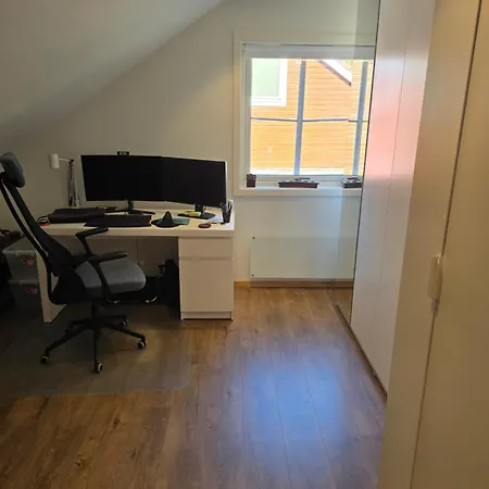 15 Minutes Walk From Granasen Center Habitación en casa particular *