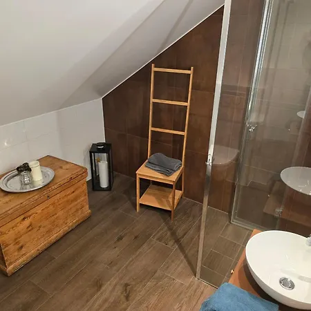 15 Minutes Walk From Granasen Center Habitación en casa particular